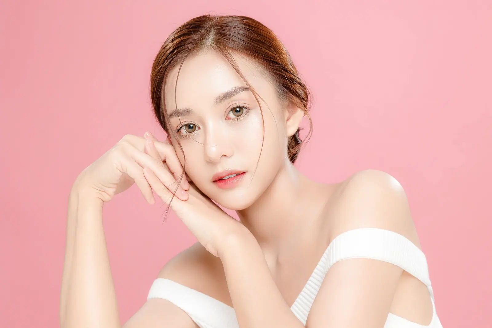 Non-Surgical Laser Lifting: A Modern Solution for Ageless Skin — Shutterstock 2299709343