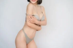 Transform Your Wardrobe: Solutions for Small Breasts That Make Dressing Fun Again!