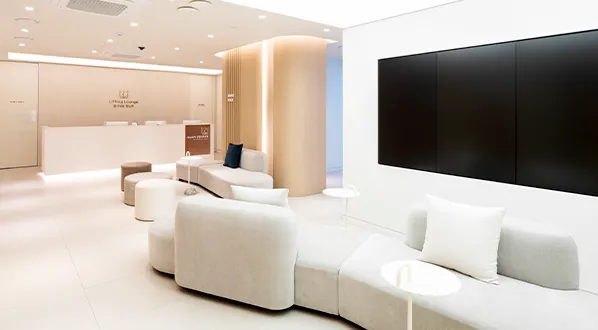 The Banobagi Lifting Lounge reception and waiting area